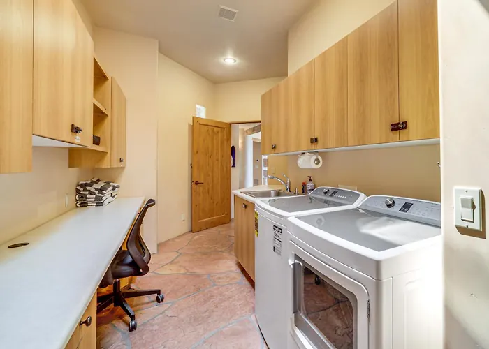 1/2 Mi To Airport Mesa! Hot Tub Haven W/ Mtn Views Sedona