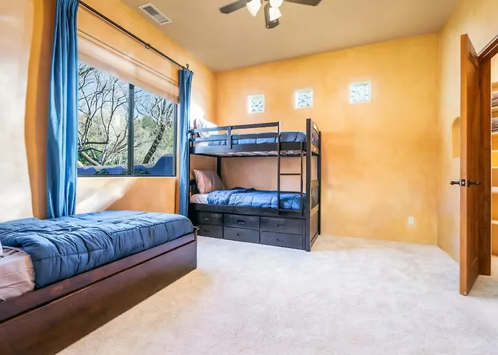 1/2 Mi To Airport Mesa! Hot Tub Haven W/ Mtn Views Ferienhaus *
