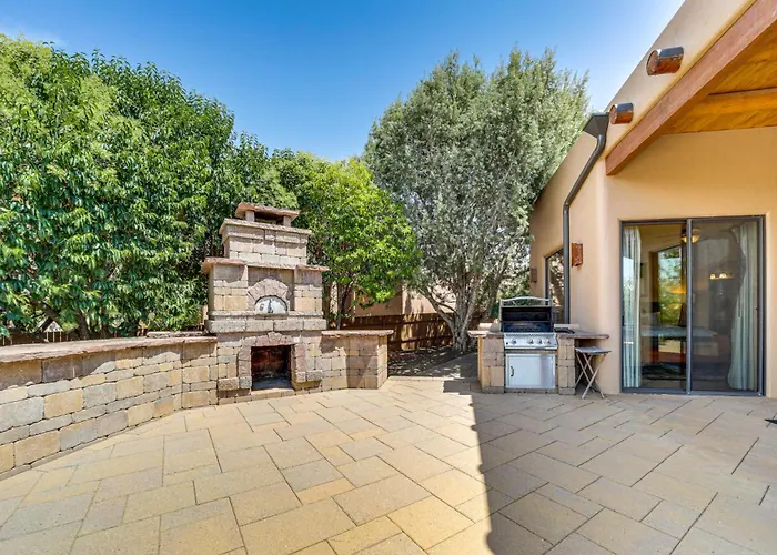 1/2 Mi To Airport Mesa! Hot Tub Haven W/ Mtn Views Ferienhaus *