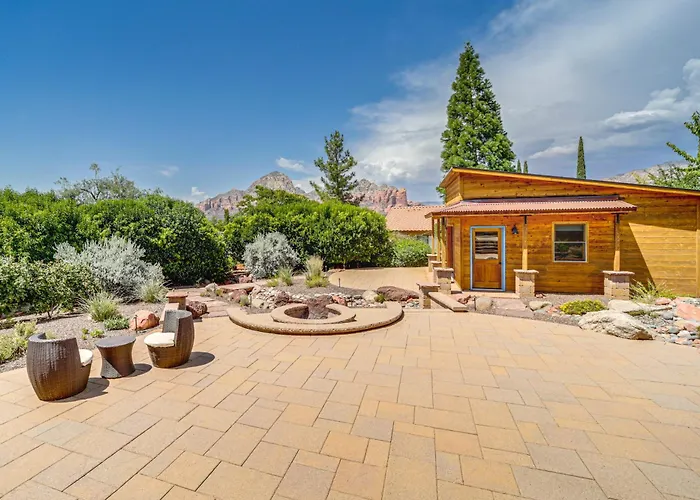 1/2 Mi To Airport Mesa! Hot Tub Haven W/ Mtn Views Ferienhaus